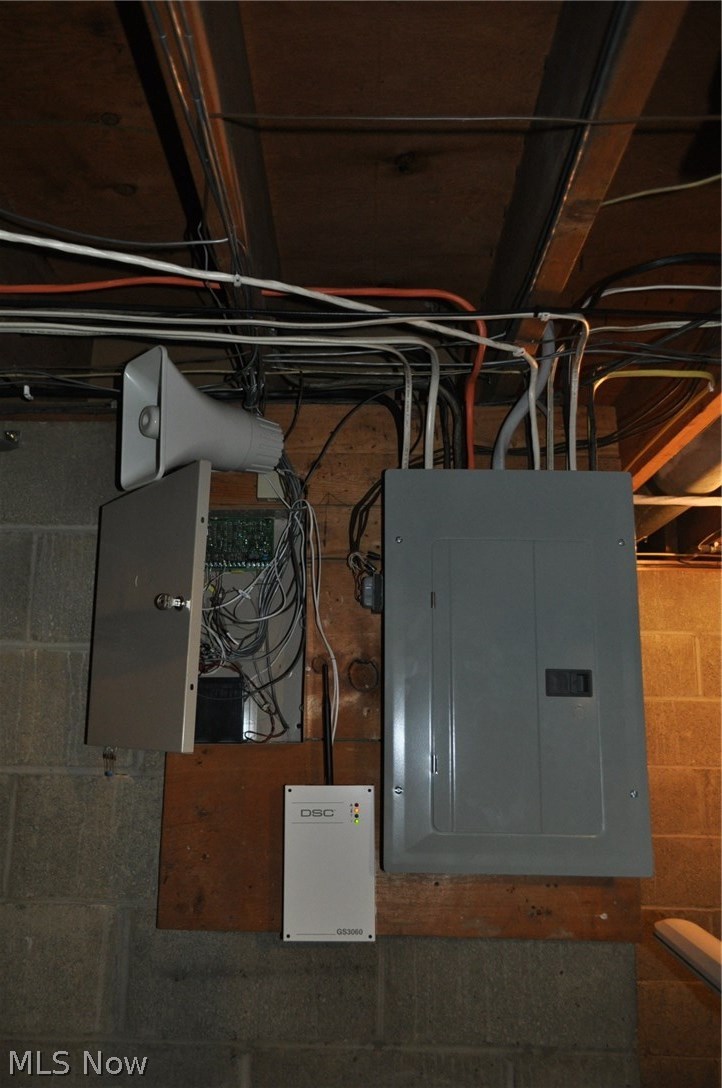 3060 Dresden Road Zanesville, OH 43701 - Photo 27 of 34 Security System