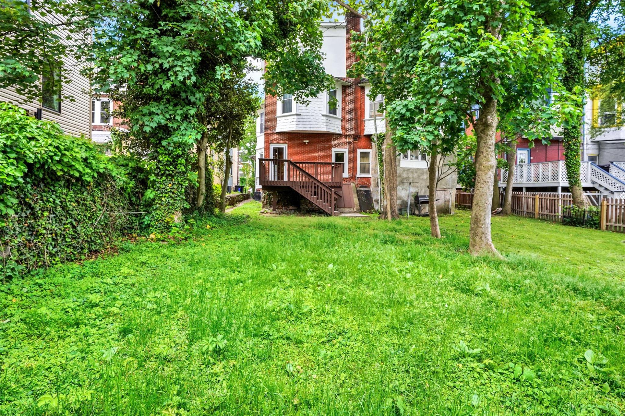 127 West Washington Lane Philadelphia, PA 19144 - Photo 29 of 29 Lush green oasis