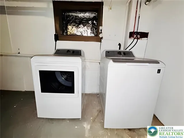 a picture of a washer and dryer