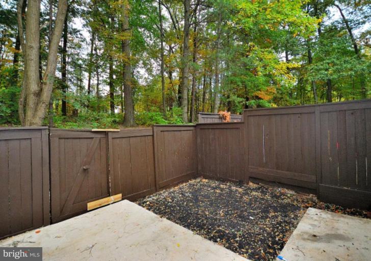 2204 Lofty Heights Place Reston, VA 20191 - Photo 2 of 19 Back yard