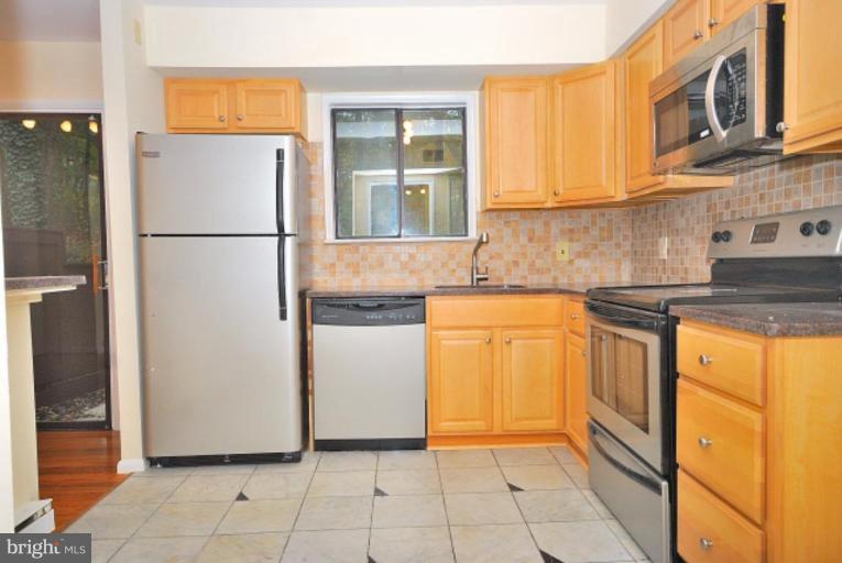 2204 Lofty Heights Place Reston, VA 20191 - Photo 12 of 19 Kitchen #2