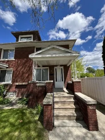 $1,495 | 160 Labadie Street, Wyandotte, MI 48192