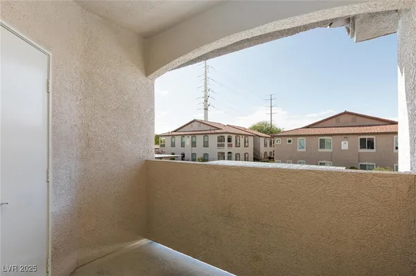 $1,850 | 2305 West Horizon Ridge Parkway, Unit 1822, Henderson, NV 89052