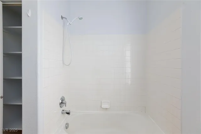 $1,850 | 2305 West Horizon Ridge Parkway, Unit 1822, Henderson, NV 89052