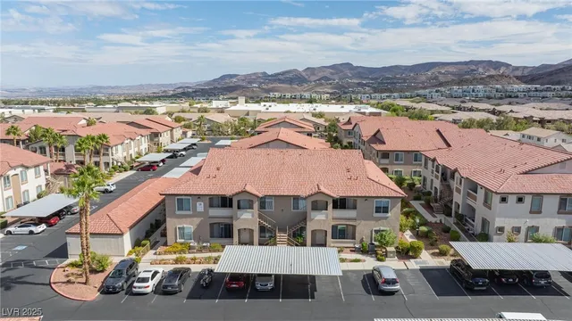 $1,850 | 2305 West Horizon Ridge Parkway, Unit 1822, Henderson, NV 89052