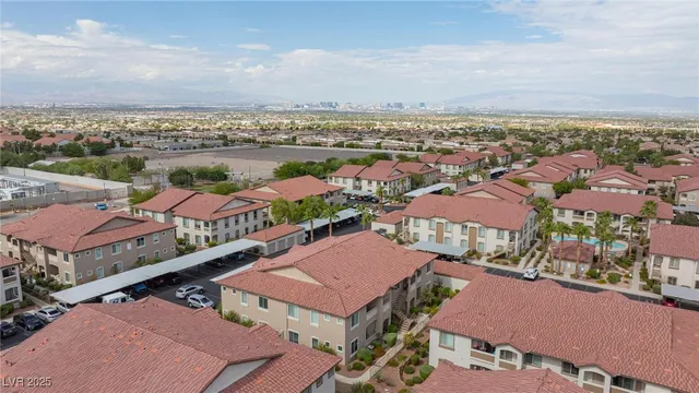 $1,850 | 2305 West Horizon Ridge Parkway, Unit 1822, Henderson, NV 89052