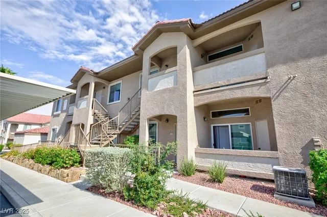 $1,850 | 2305 West Horizon Ridge Parkway, Unit 1822, Henderson, NV 89052