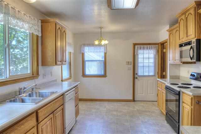 17 North Walnut Road Spokane Valley, WA 99206 - Photo 4 of 15 Gallery Image 4