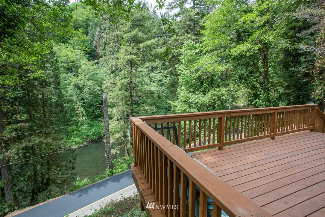 5152 Kalama River Road Kalama, WA 98625 - Photo 3 of 20 Gallery Image 3