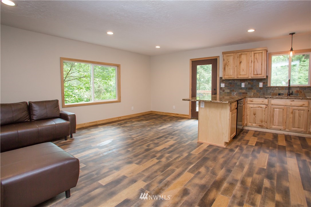 5152 Kalama River Road Kalama, WA 98625 - Photo 6 of 20 Gallery Image 6