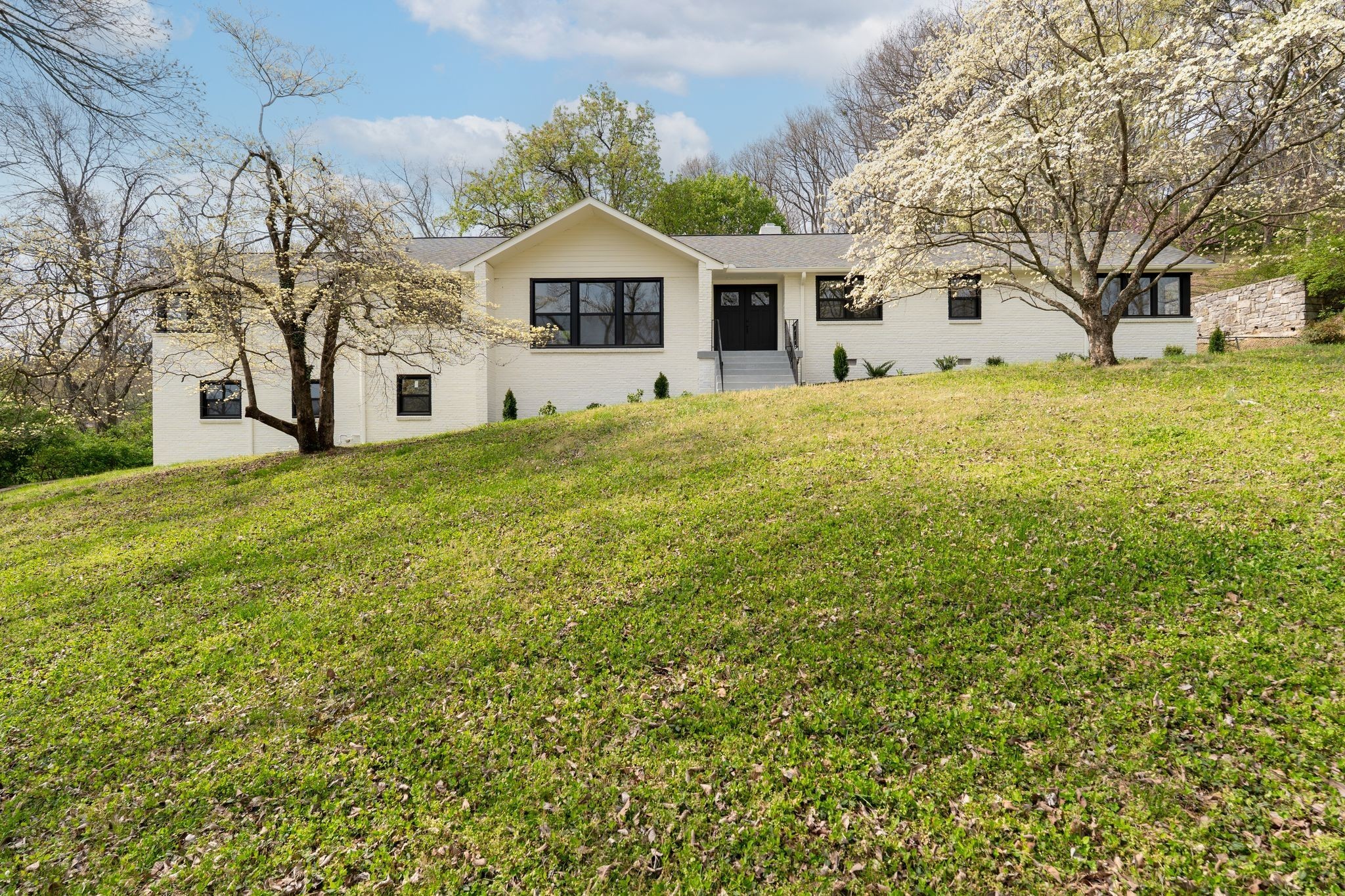 6612 Fox Hollow Road Nashville, TN 37205 - Photo 1 of 44