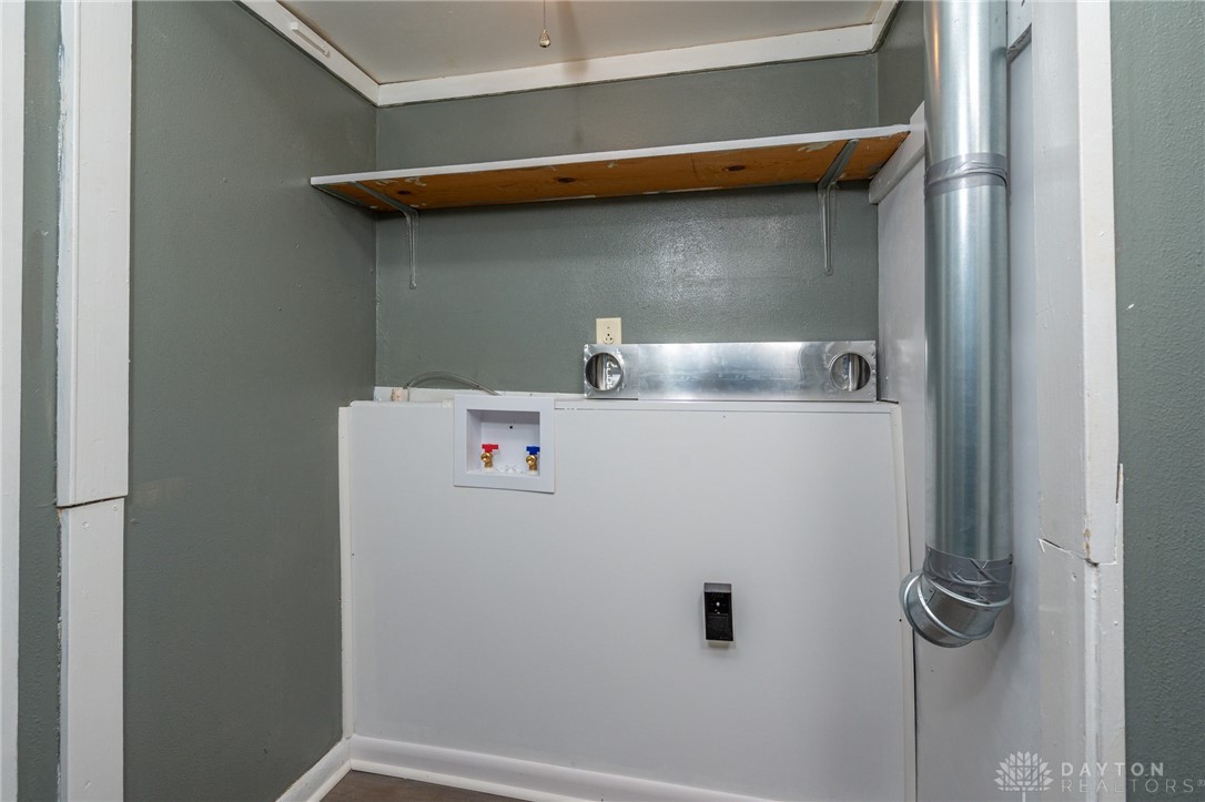 4053 Klepinger Road Dayton, OH 45416 - Photo 17 of 20 Washer/Dryer area