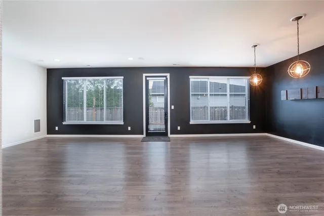 $699,950 | 1127 27th Street Northwest, Puyallup, WA 98371