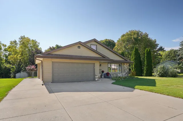 $449,900 | 4013 South 106th Street, Greenfield, WI 53228