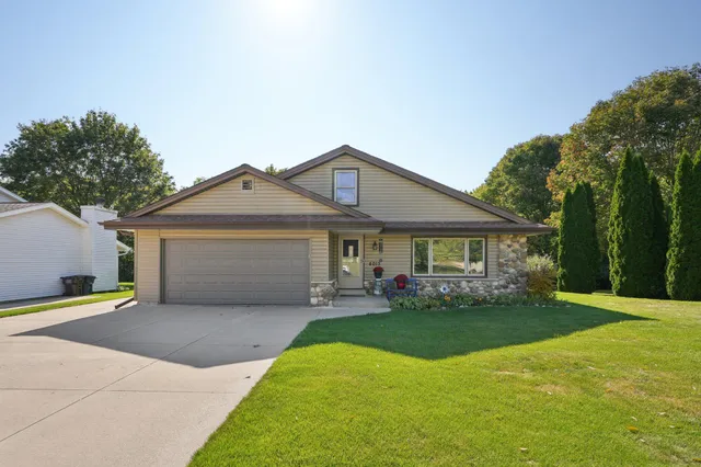 $449,900 | 4013 South 106th Street, Greenfield, WI 53228