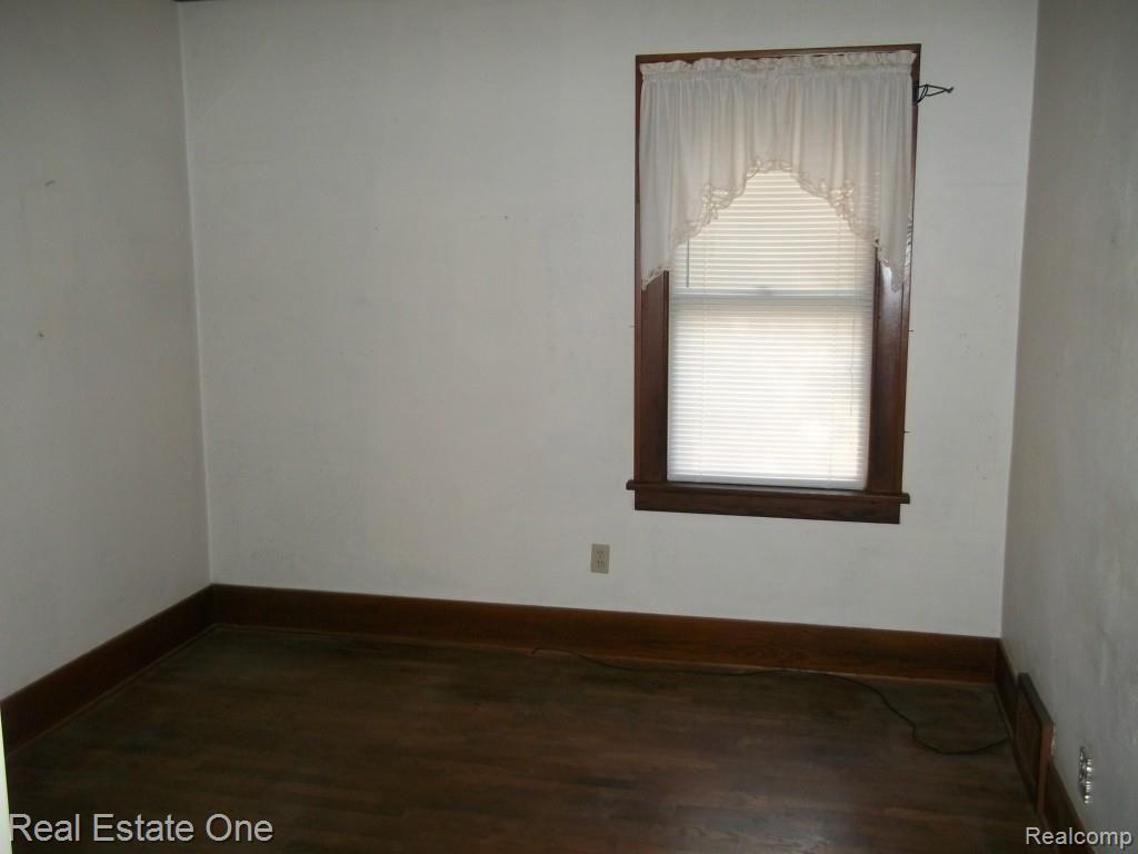 4891 Genesee Road Lapeer, MI 48446 - Photo 30 of 34 1ST FL BD (2).jpg