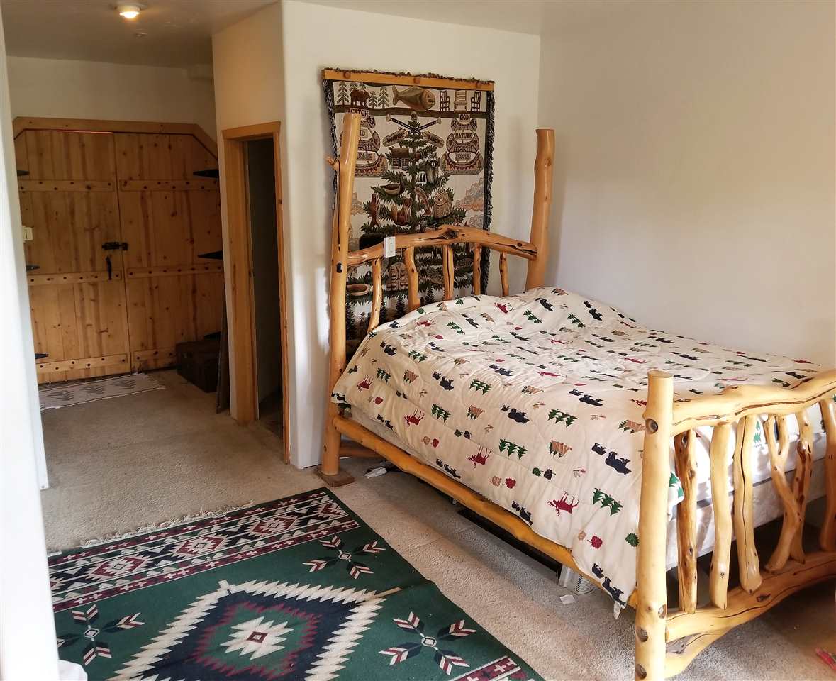 8975 Cold Stream Road Truckee, CA 96161 - Photo 9 of 13 Gallery Image 9