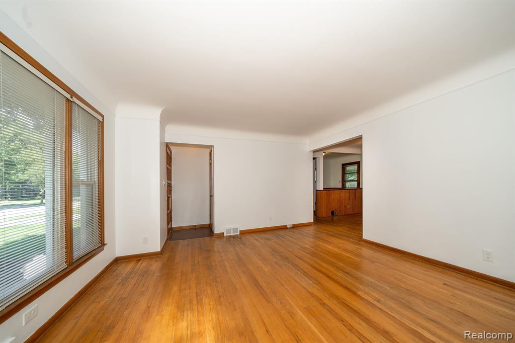 1292 East Maple Road Birmingham, MI 48009 - Photo 6 of 24