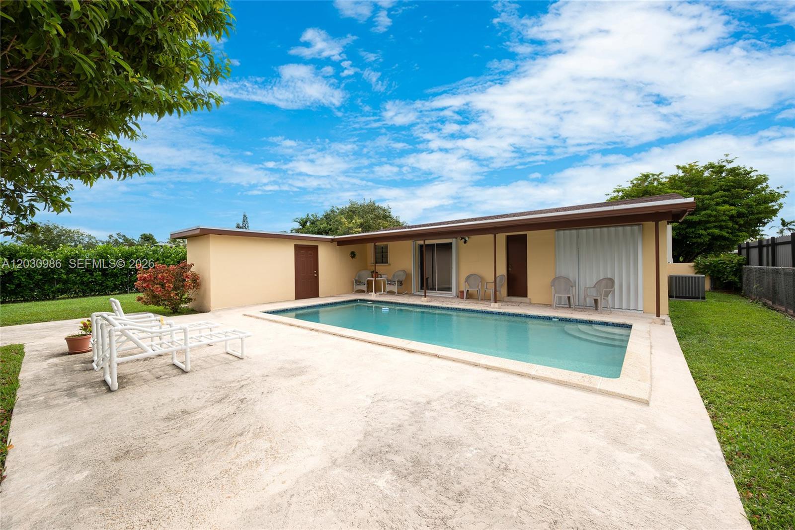 3210 Southwest 94th Court Miami, FL 33165 - Photo 34 of 47