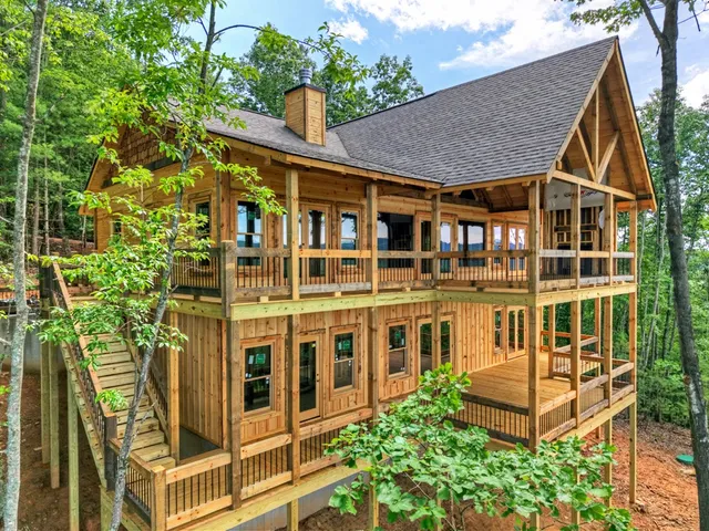 a view of a garden with a tree