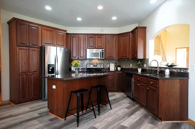 $375,000 | 13954 Shoreside Circle, Savage, MN 55378