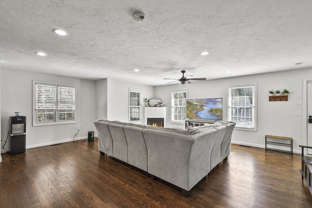 44 Pine Ridge Way, Unit 44 Middleboro, MA 02346 - Photo 8 of 37 Gallery Image 8