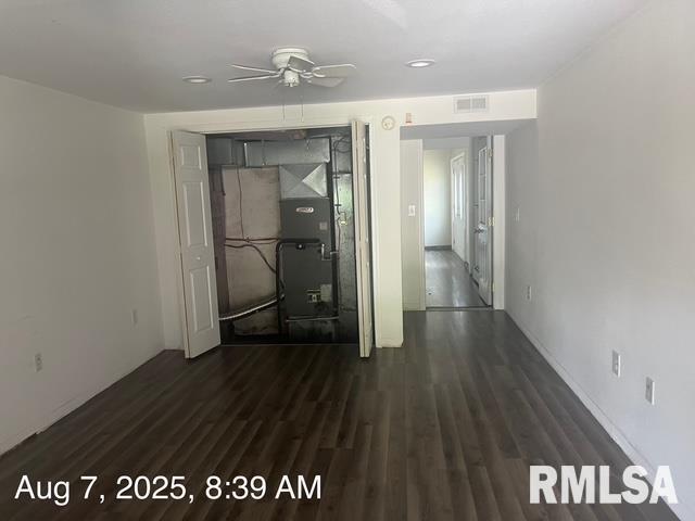 116 Evergreen Drive Anna, IL 62906 - Photo 15 of 16 a view of a hallway with wooden floor and closet