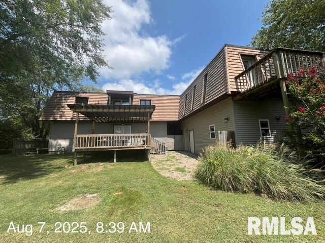116 Evergreen Drive Anna, IL 62906 - Photo 2 of 16 a view of a house with a yard