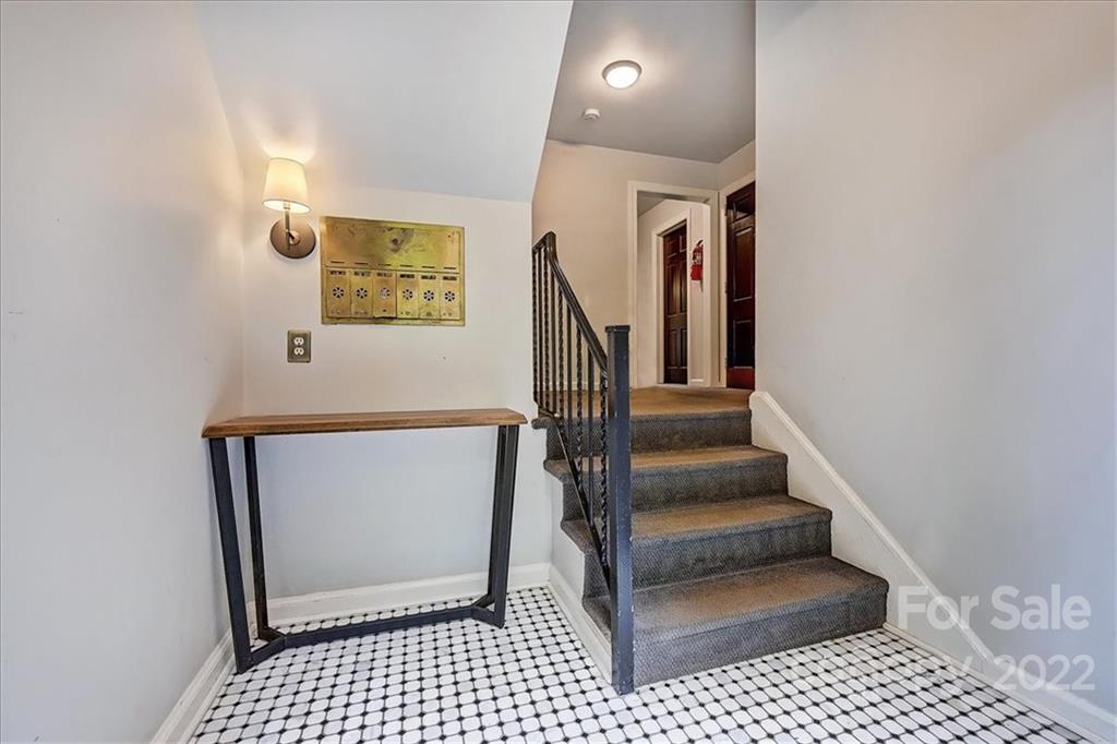 104 Colville Road, Unit 41C Charlotte, NC 28207 - Photo 4 of 22 a view of entryway