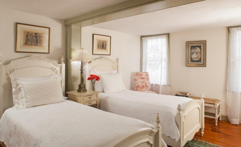 37 Marsh Street Newport, RI 02840 - Photo 17 of 26 4 of 4 - (2) Twins