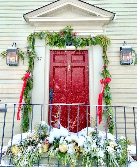37 Marsh Street Newport, RI 02840 - Photo 26 of 26 Happy Holidays!