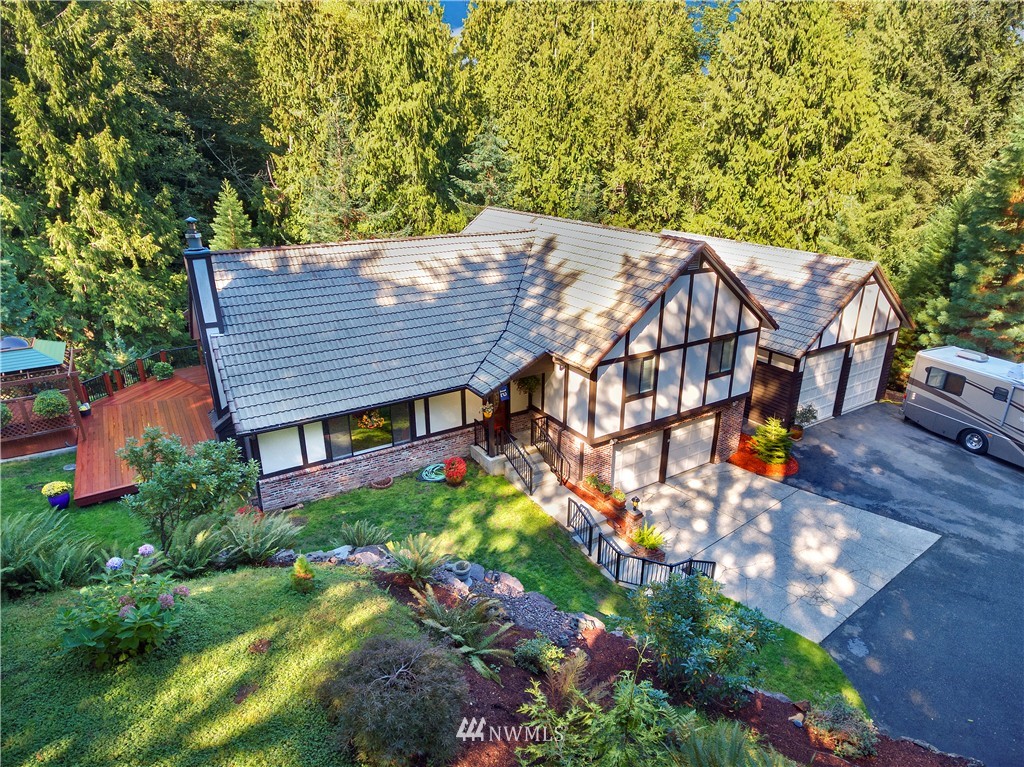 17130 Gravenstein Road Bothell, WA 98012 - Photo 3 of 20