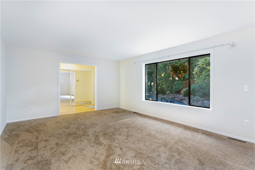 17130 Gravenstein Road Bothell, WA 98012 - Photo 5 of 20