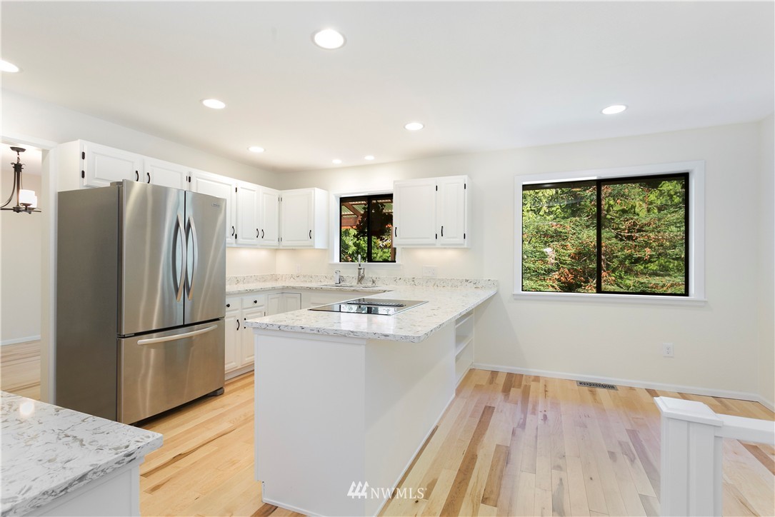 17130 Gravenstein Road Bothell, WA 98012 - Photo 8 of 20