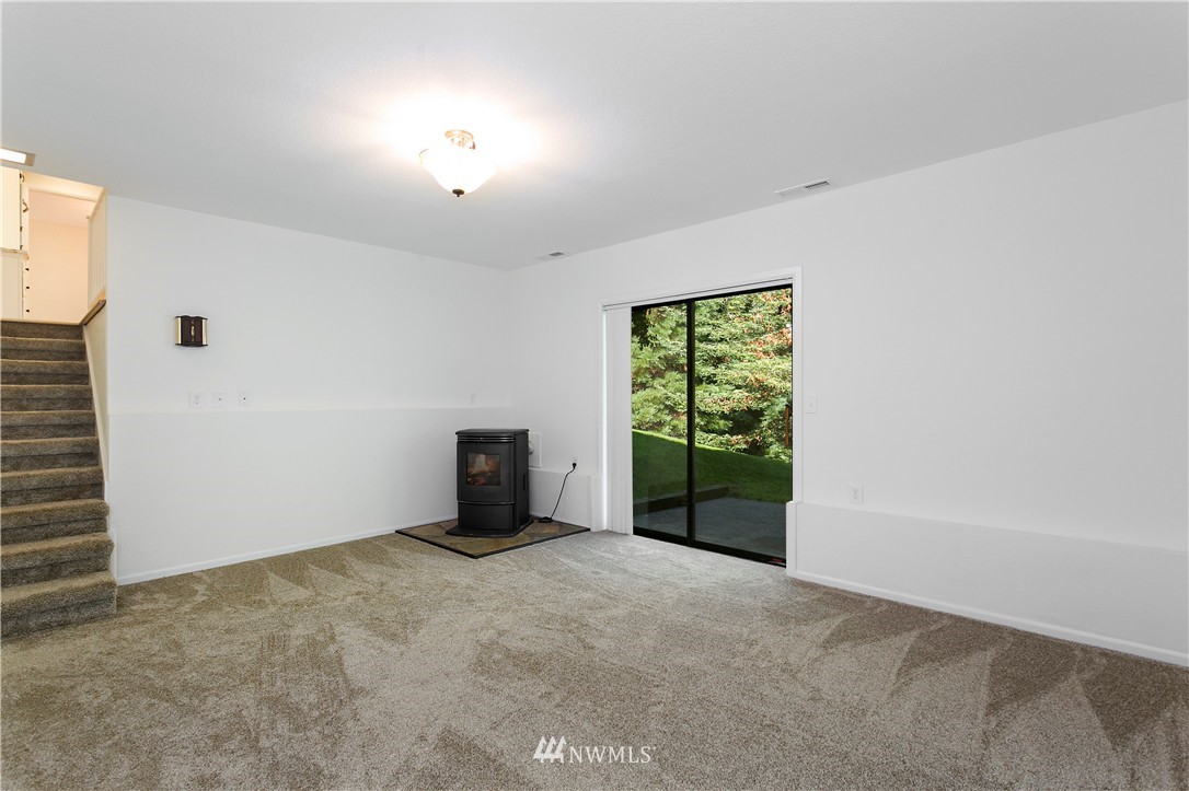 17130 Gravenstein Road Bothell, WA 98012 - Photo 9 of 20