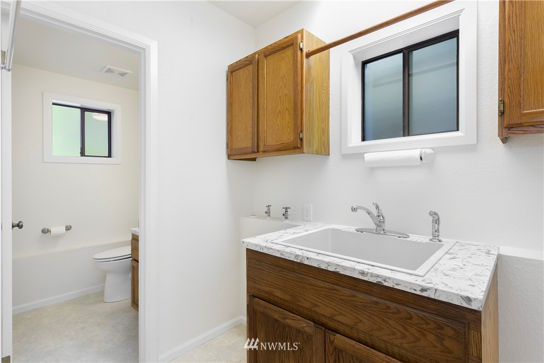 17130 Gravenstein Road Bothell, WA 98012 - Photo 10 of 20