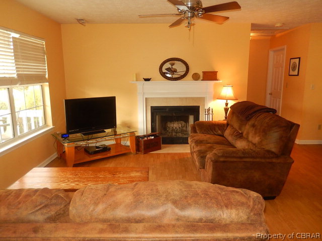 3031 Rachael Lane Hayes, VA 23072 - Photo 4 of 24