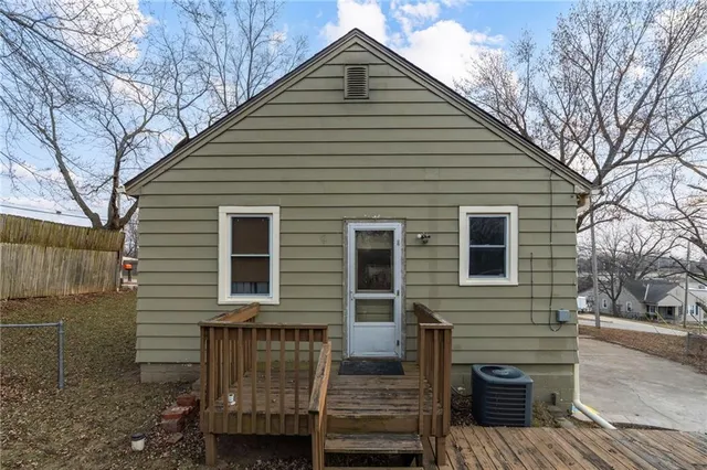 $219,000 | 514 Northeast 41st Street, Kansas City, MO 64116