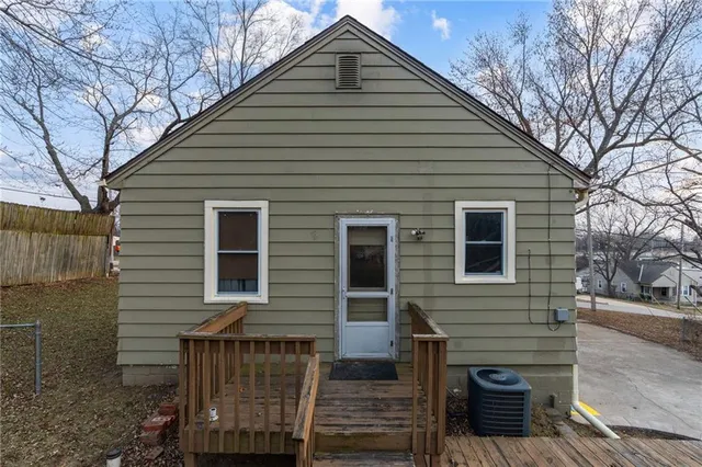 $219,000 | 514 Northeast 41st Street, Kansas City, MO 64116