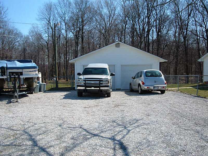 2795 Hancock Ridge Road Martinsville, IN 46151 - Photo 3 of 14