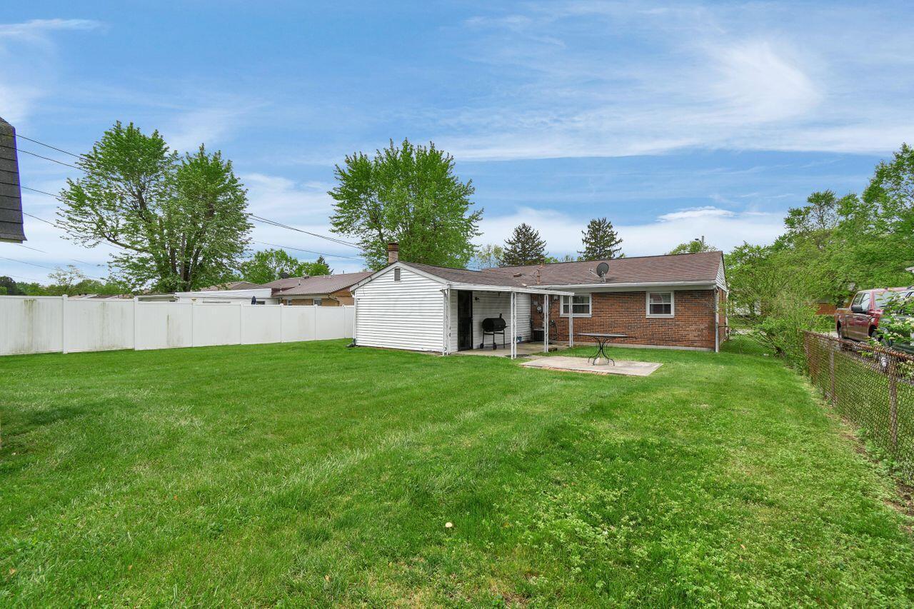 1242 South Yearling Road Columbus, OH 43227 - Photo 2 of 34 DSC_8644