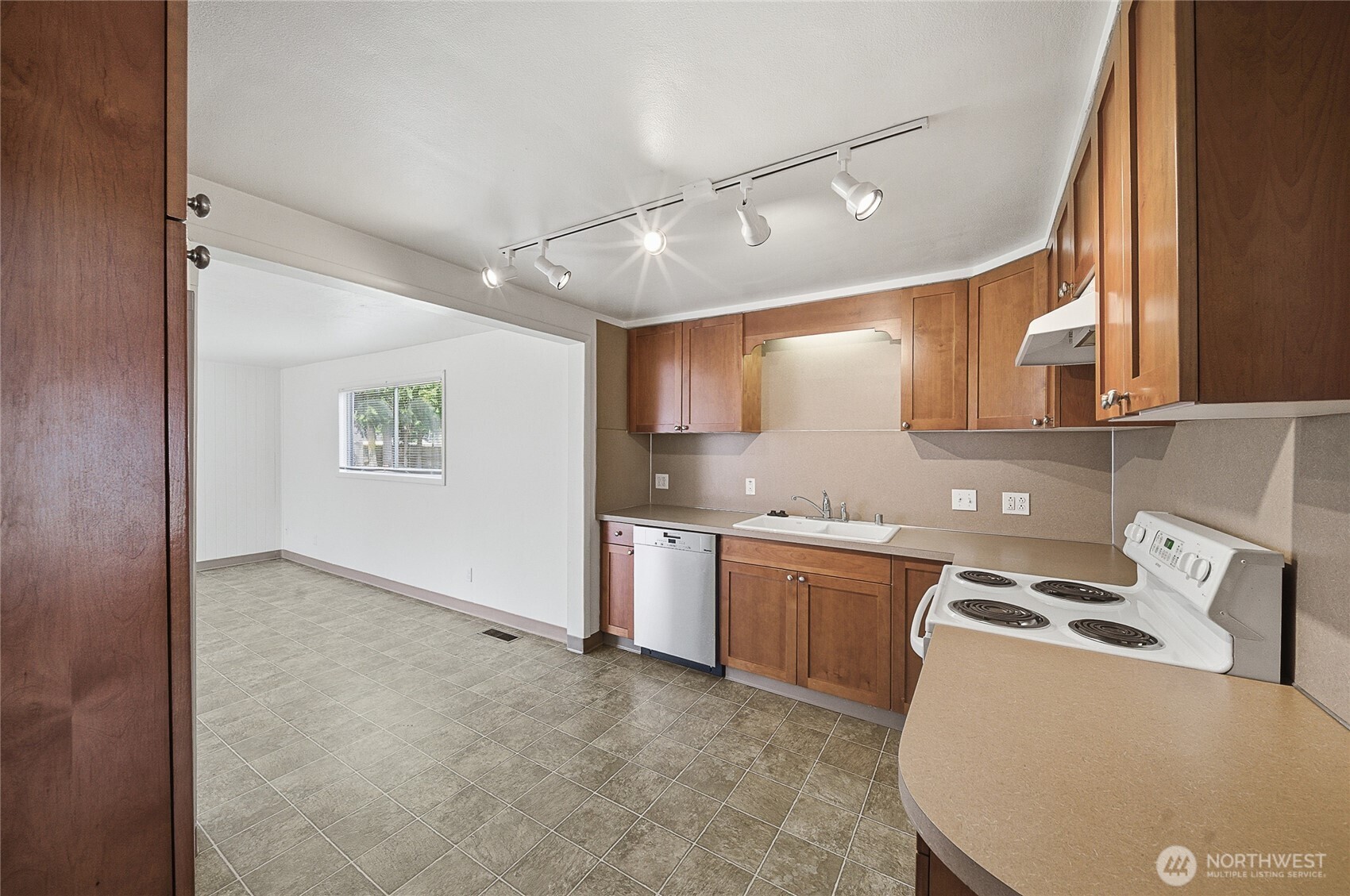 4808 15th Avenue Southeast Lacey, WA 98503 - Photo 11 of 23