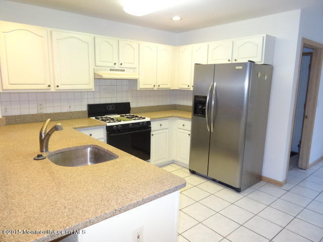 180 Bowsprit Road Manahawkin, NJ 08050 - Photo 4 of 23 4