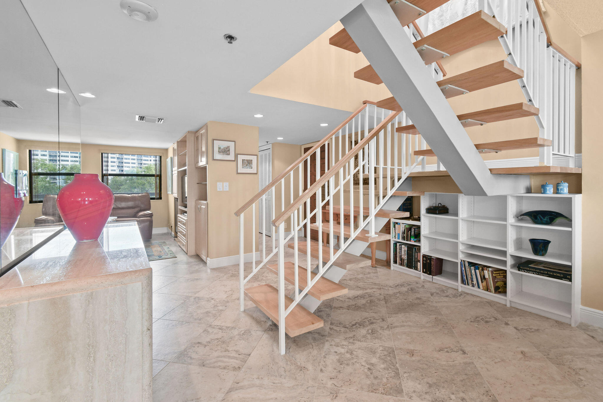 364 Golfview Road, Unit 506 North Palm Beach, FL 33408 - Photo 22 of 44 a view of entryway and hall