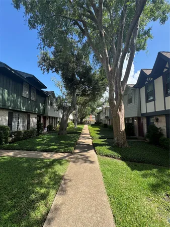 $185,000 | 10010 Knoboak Drive, Unit 32, Houston, TX 77080