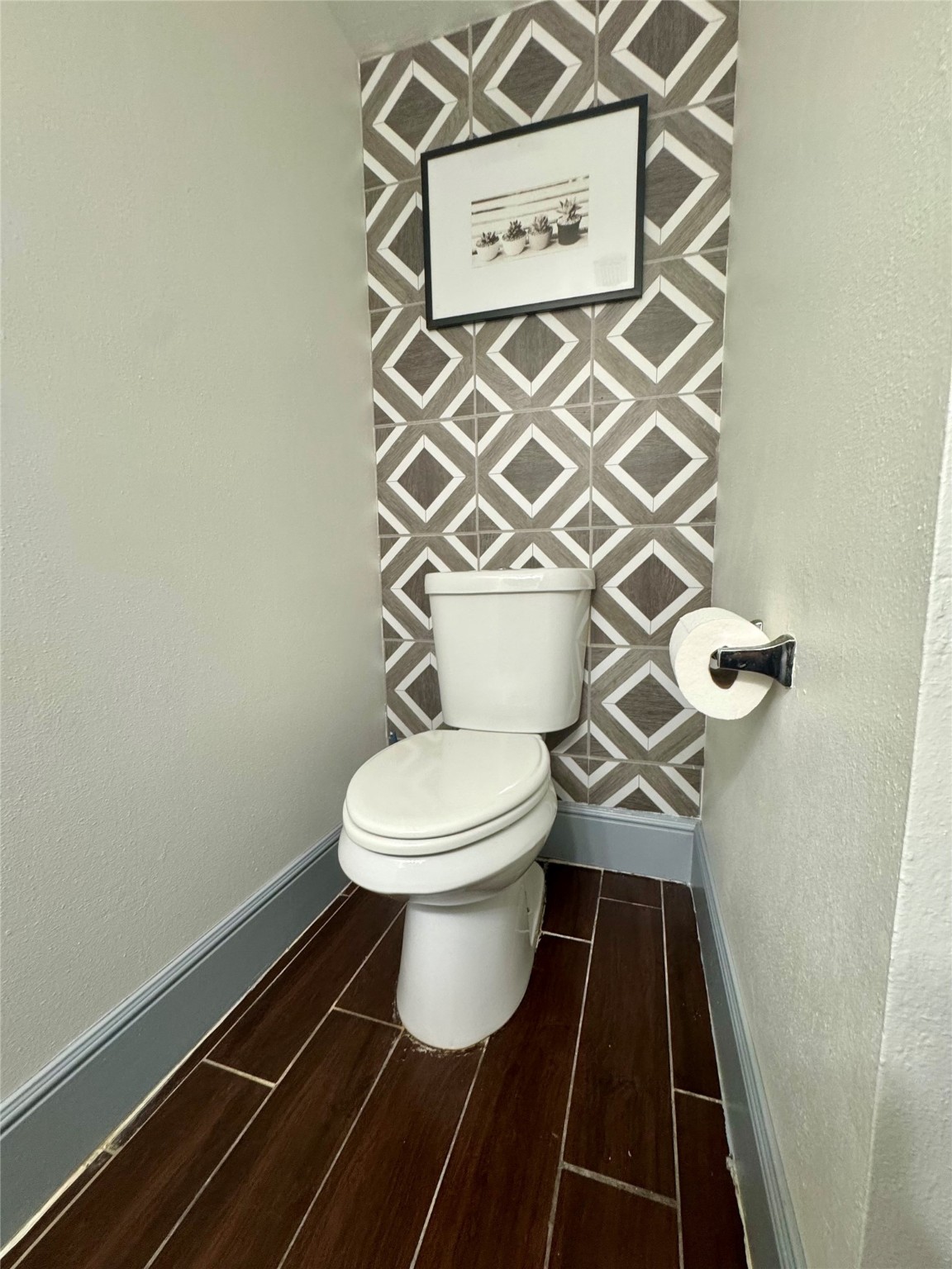 10010 Knoboak Drive, Unit 32 Houston, TX 77080 - Photo 8 of 17 a bathroom with a toilet and a shower