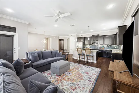 $399,000 | 2120 Kipling Street, Unit 304, Houston, TX 77098
