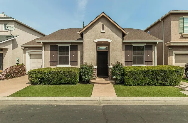 $415,000 | 735 West Brittany Lane, Clovis, CA 93619