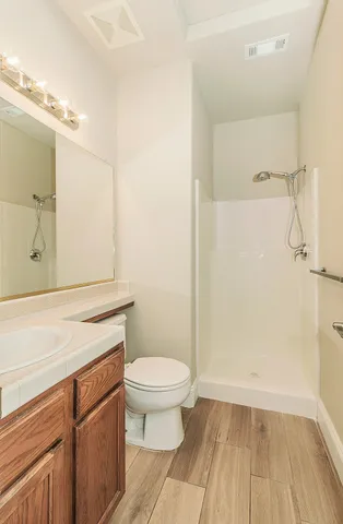 $415,000 | 735 West Brittany Lane, Clovis, CA 93619