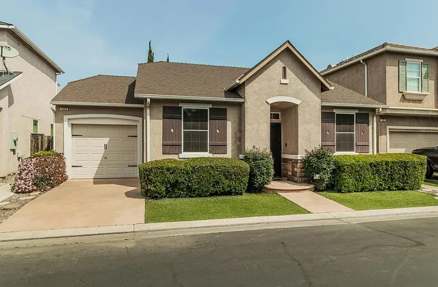 $415,000 | 735 West Brittany Lane, Clovis, CA 93619